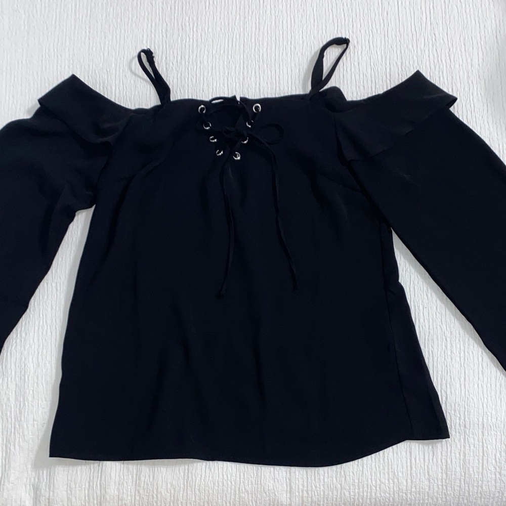 Elegant Black Off-Shoulder Top Forever 21 Small